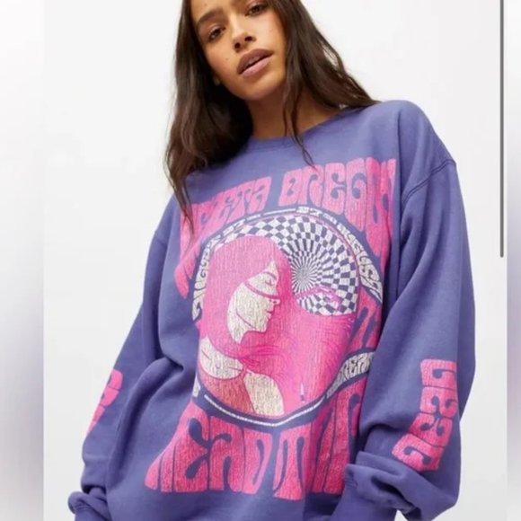 ISO URBAN OUTFITTERS GRATEFUL DEAD CREWNECK 1972 !!